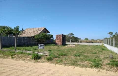 Terreno próximo à Praia da Galheta