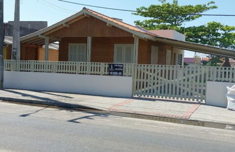 Imóvel central Balneário Camacho