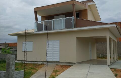 Casa Nova no Balneário Camacho