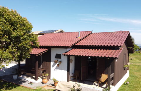 Casa com Fundos para Lagoa do Camacho